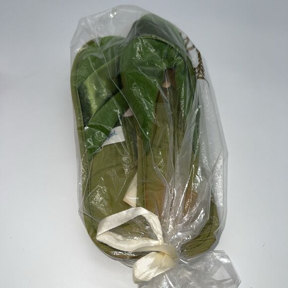 NIB 2 Pairs of Women’s VTG Madye’s Slippers w/Velvet-Satin Accent Green/Pink 7-8 - Picture 13 of 16